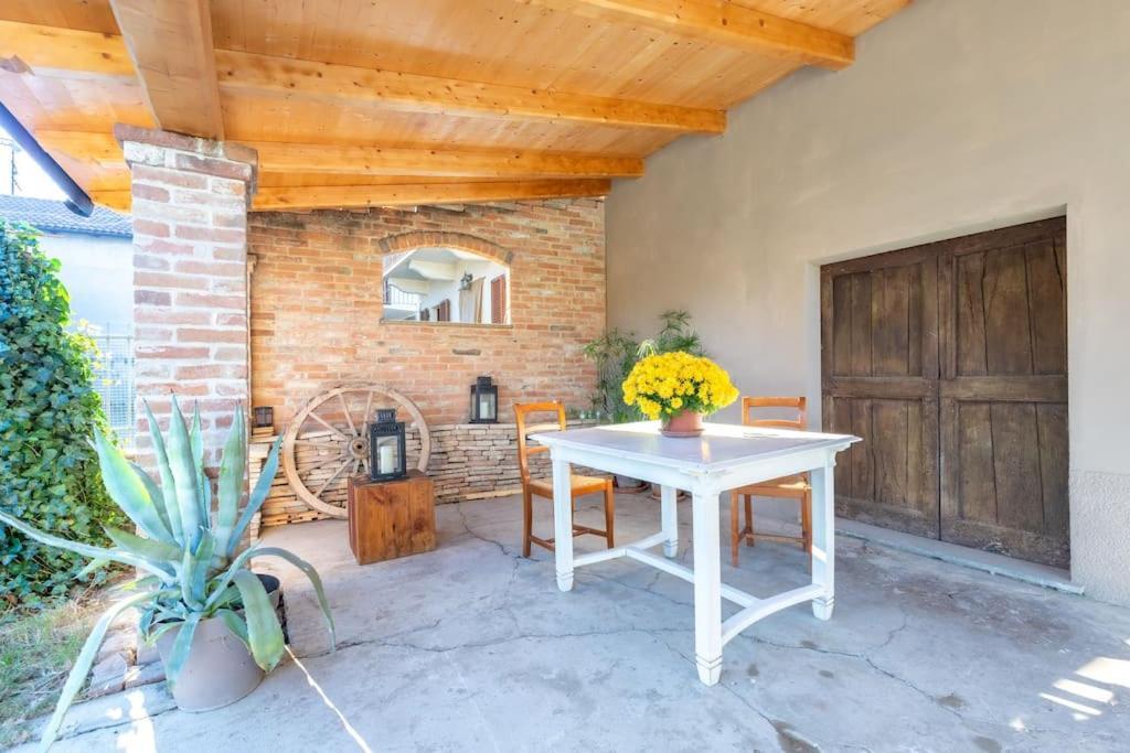 Villa Cascina Abbona - Cascina Storica A 15 Min. Da Alba Canove Esterno foto